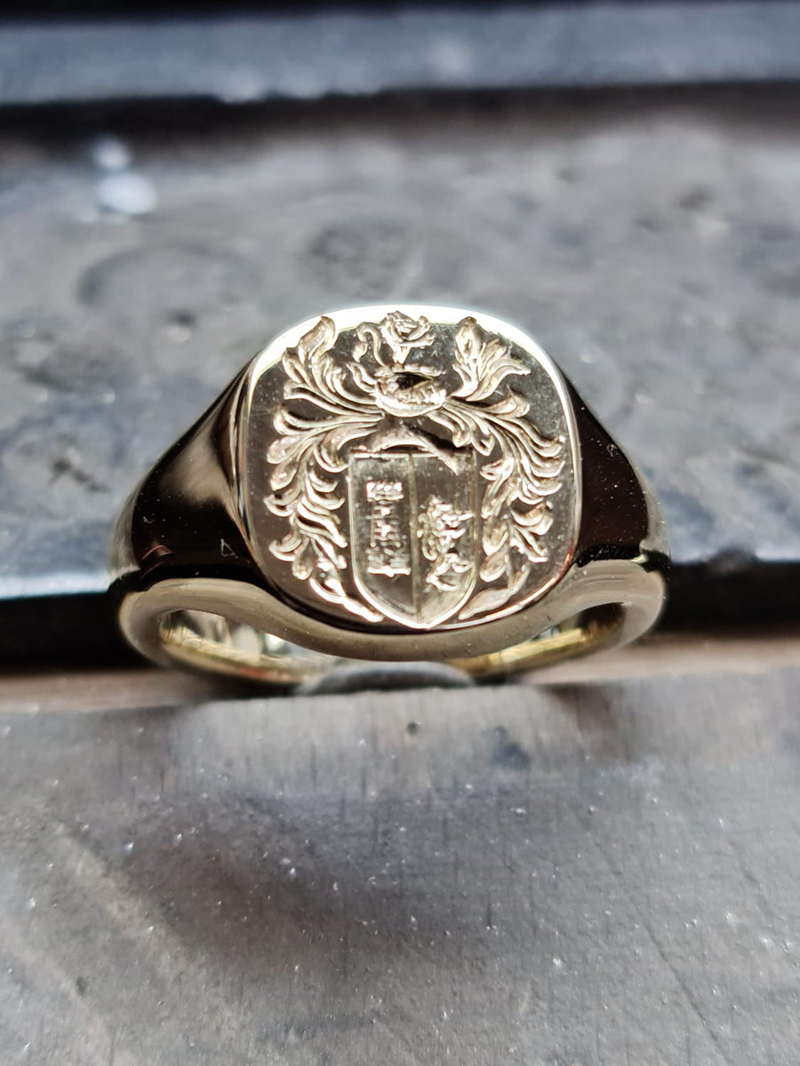 Deep seal heraldry
