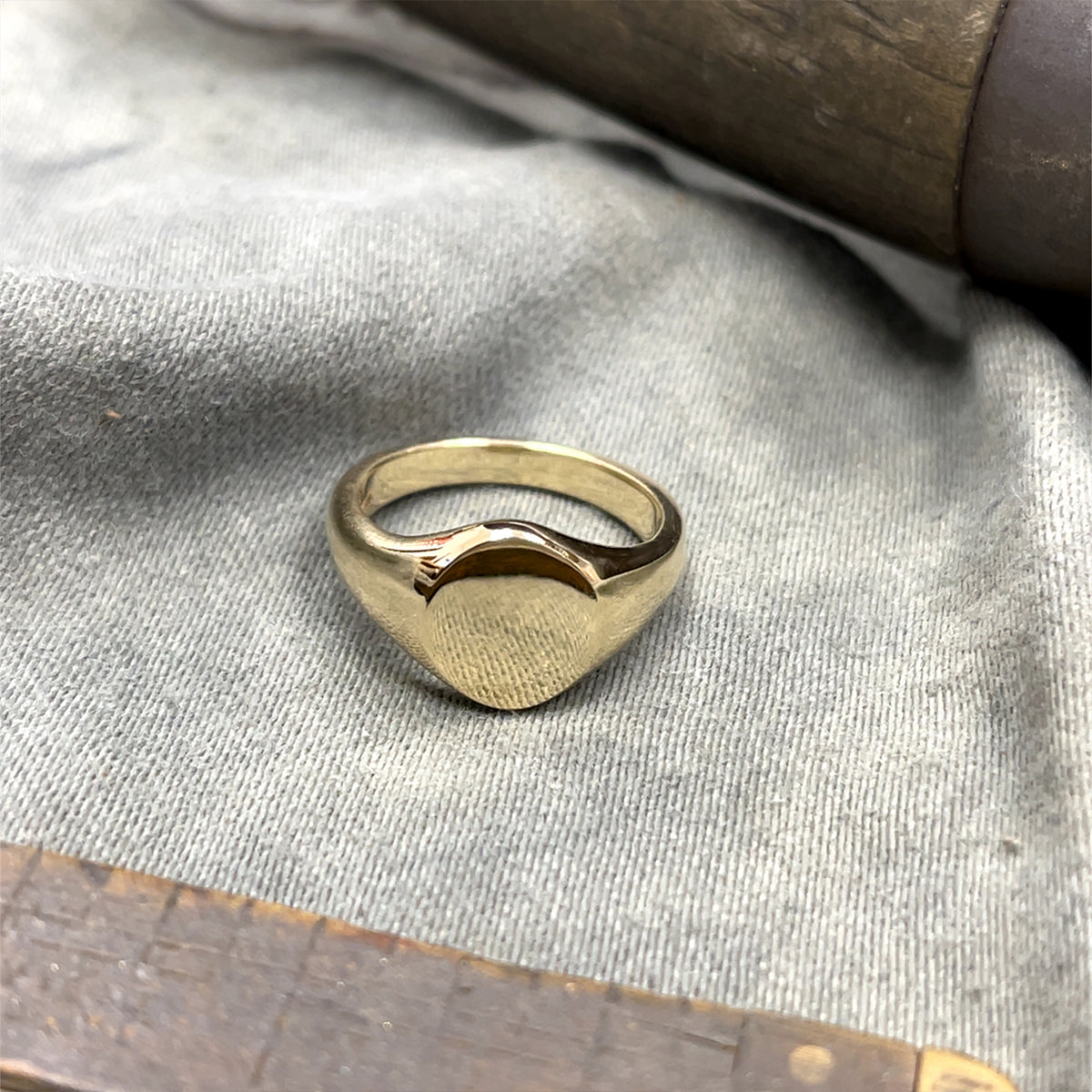 Oval Signet 9ct Yellow Gold Ring