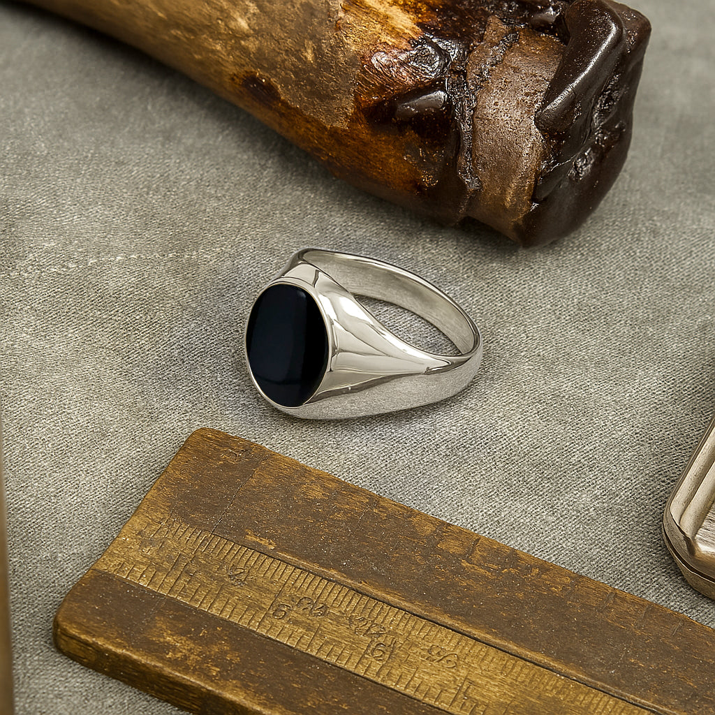Onyx Stone 9ct White Gold Set Oval Signet Ring