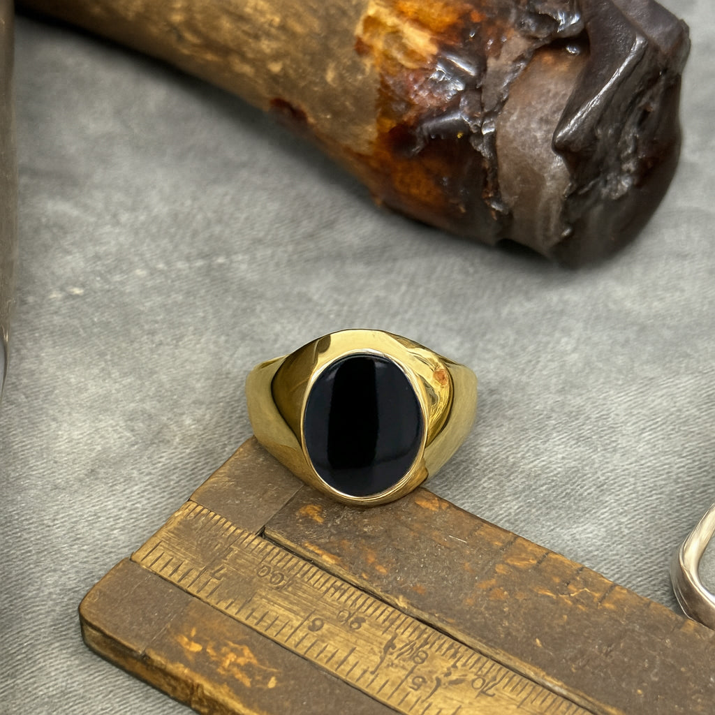 Onyx Stone 9ct Yellow Gold Set Oval Signet Ring
